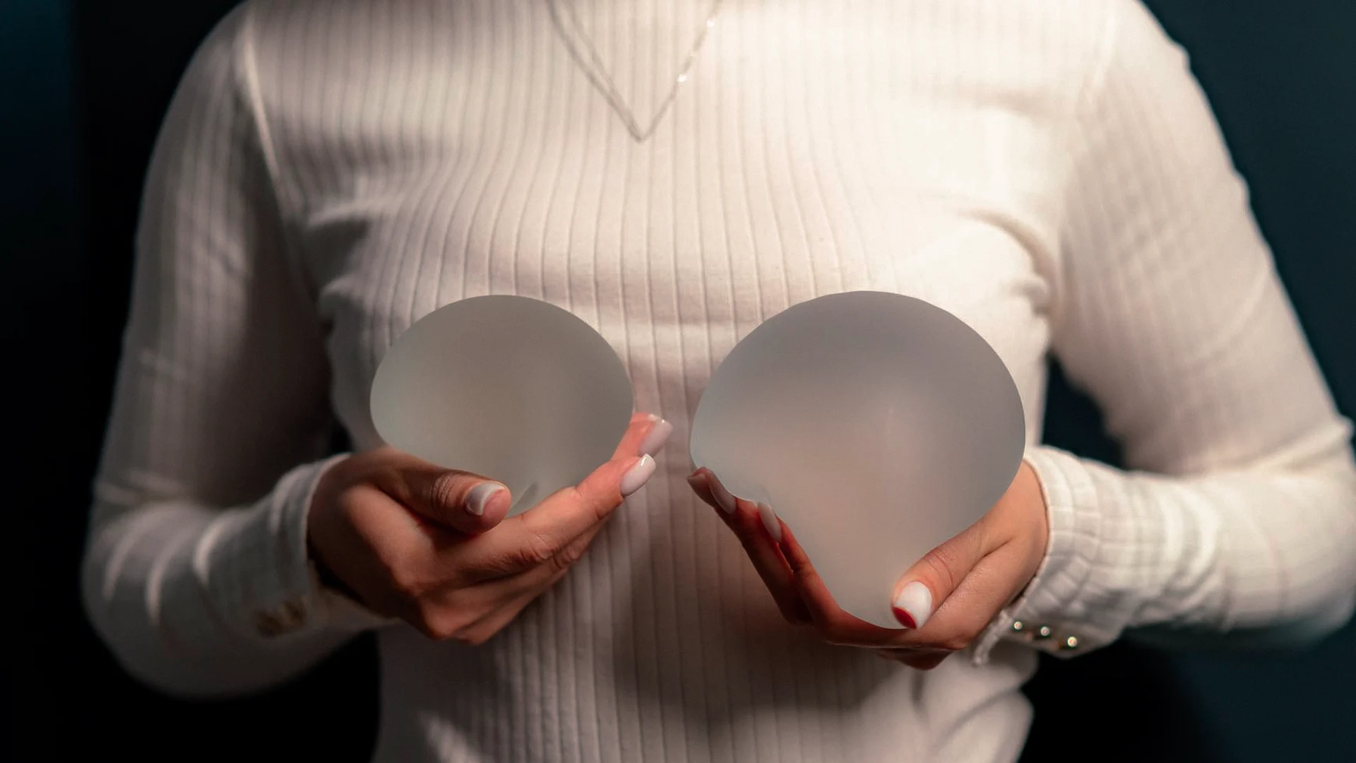 Mamoplastia de aumento con implantes realizada en Mérida